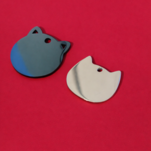 Oznaka za identifikaciju mačaka od nehrđajućeg čelika – Personalizirana (oblik mačke)